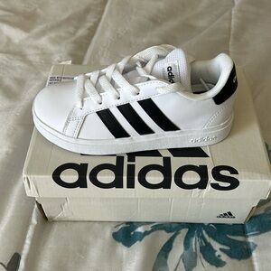 Kids adidas sneaker